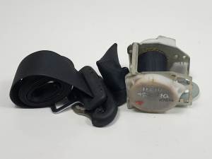 CINTURON SEGURIDAD TRASERO IZQUIERDO 733700D010 TOYOTA YARIS (NCP1/NLP1/SCP1) Autodesguaces Alicante