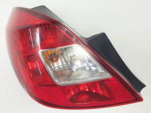 PILOTO TRASERO IZQUIERDO 13269050 OPEL CORSA D Autodesguaces Alicante