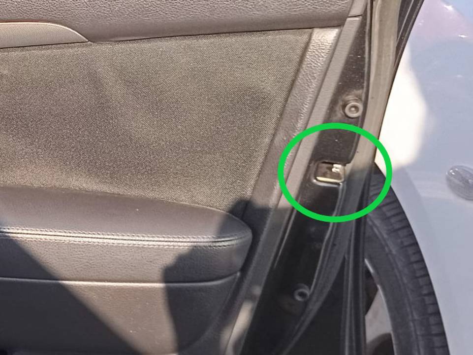 CERRADURA PUERTA DELANTERA DERECHA
