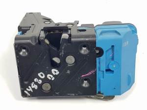 CERRADURA PUERTA DELANTERA DERECHA 30663042 VOLVO XC70 Autodesguaces Alicante