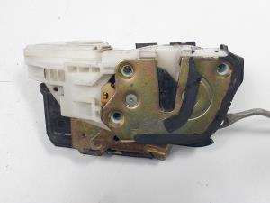 CERRADURA PUERTA DELANTERA DERECHA MITSUBISHI MONTERO (V60/V70) Autodesguaces Alicante