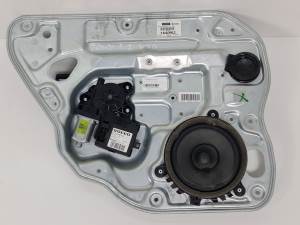 ELEVALUNAS TRASERO IZQUIERDO 8679082 VOLVO V50 FAMILIAR Autodesguaces Alicante