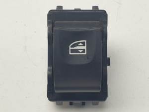 MANDO ELEVALUNAS DELANTERO DERECHO 254010003R RENAULT SCENIC III (JZ) Autodesguaces Alicante