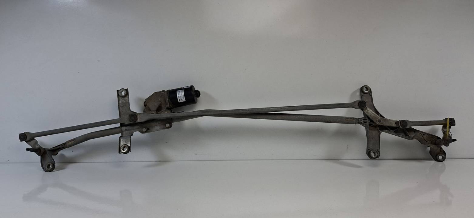 MOTOR LIMPIA DELANTERO A6398200140 MERCEDES VIANO (W639) Autodesguaces Alicante