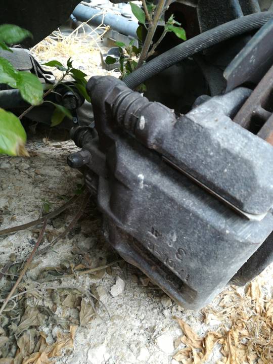 PINZA DE FRENO DELANTERA DERECHA