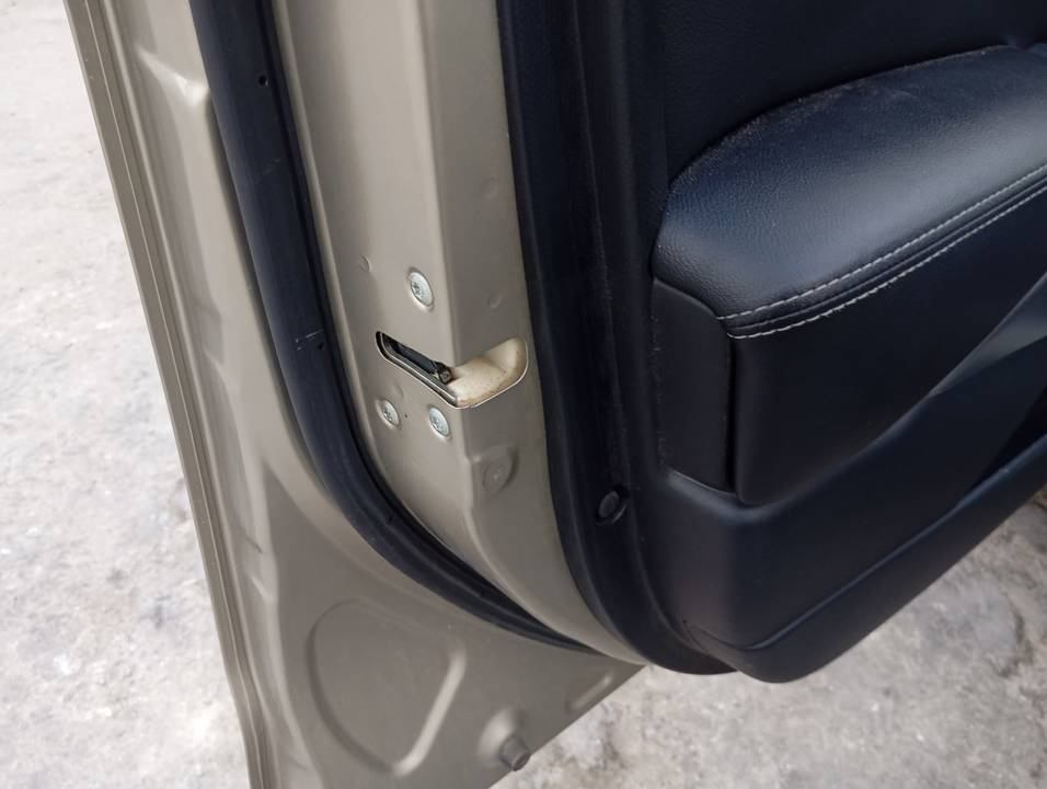 CERRADURA PUERTA DELANTERA IZQUIERDA