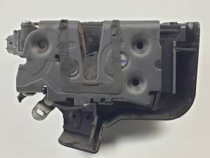 CERRADURA PUERTA DELANTERA DERECHA 3M5AR21812AK FORD FOCUS BERLINA (CAP) Autodesguaces Alicante