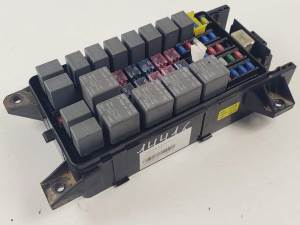 CAJA RELES / FUSIBLES 0K53H66760 KIA CARNIVAL II Autodesguaces Alicante