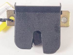 CERRADURA MALETERO / PORTON 1C0827505 VOLKSWAGEN NEW BEETLE (9C1/1C1) Autodesguaces Alicante