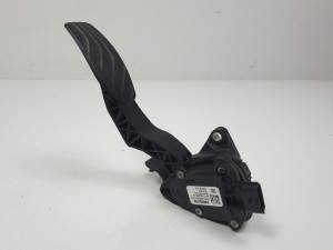 POTENCIOMETRO PEDAL 180024BA0B NISSAN QASHQAI (J11) Autodesguaces Alicante