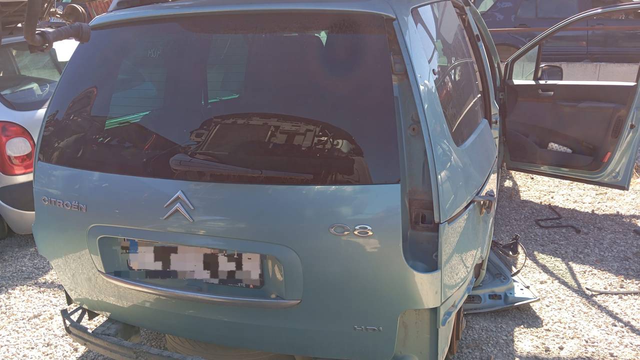 PORTON TRASERO