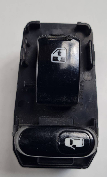 MANDO ELEVALUNAS DELANTERO DERECHO 96327938 SSANGYONG REXTON (Y200) Autodesguaces Alicante