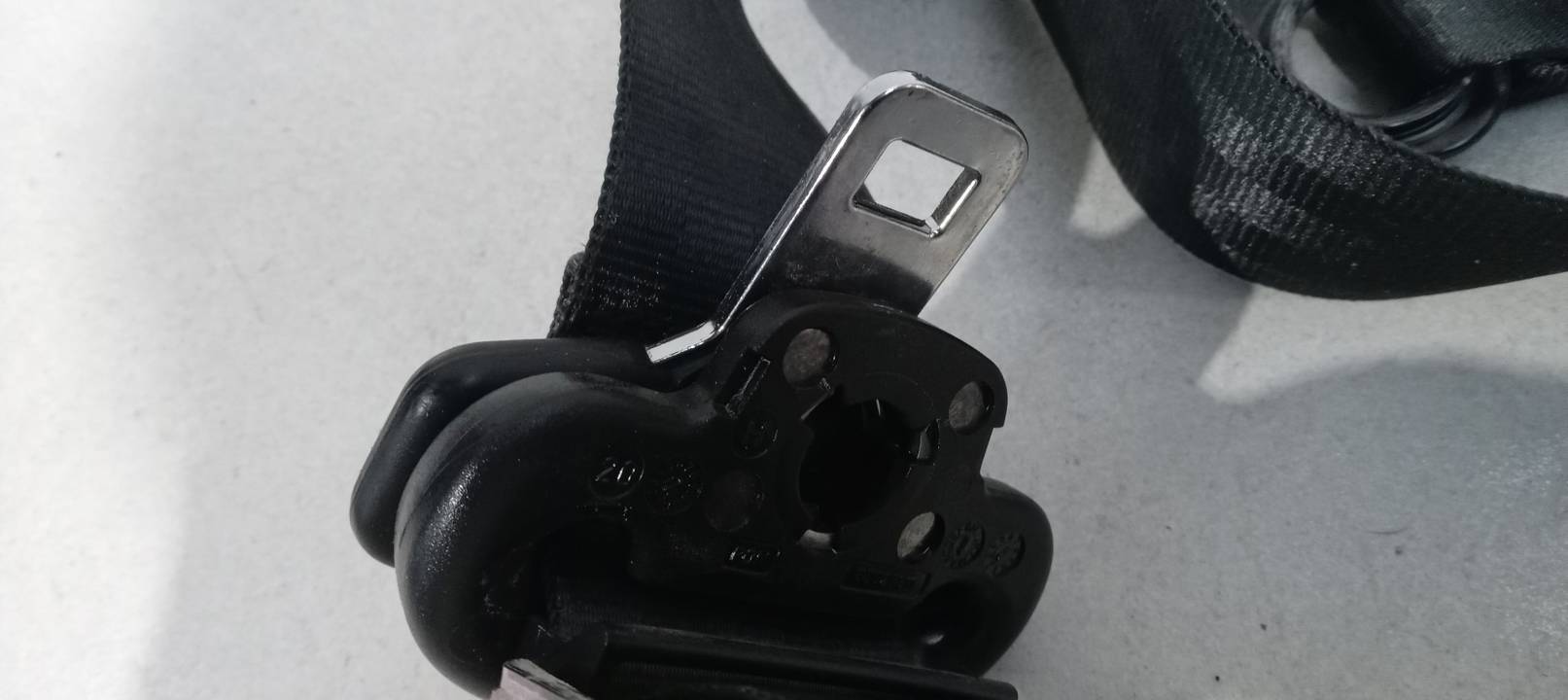 CINTURON SEGURIDAD TRASERO IZQUIERDO