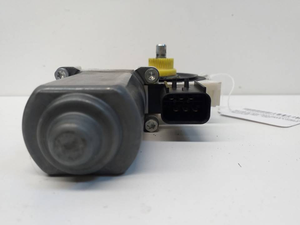 MOTOR ELEVALUNAS DELANTERO DERECHO