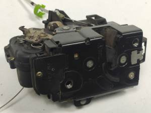 CERRADURA PUERTA TRASERA IZQUIERDA AUDI TT (8N3/8N9) Autodesguaces Alicante