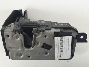 CERRADURA PUERTA DELANTERA DERECHA 13210749 OPEL ZAFIRA B Autodesguaces Alicante