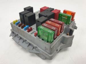 CAJA RELES / FUSIBLES 51742419 ALFA ROMEO 147 (190) Autodesguaces Alicante