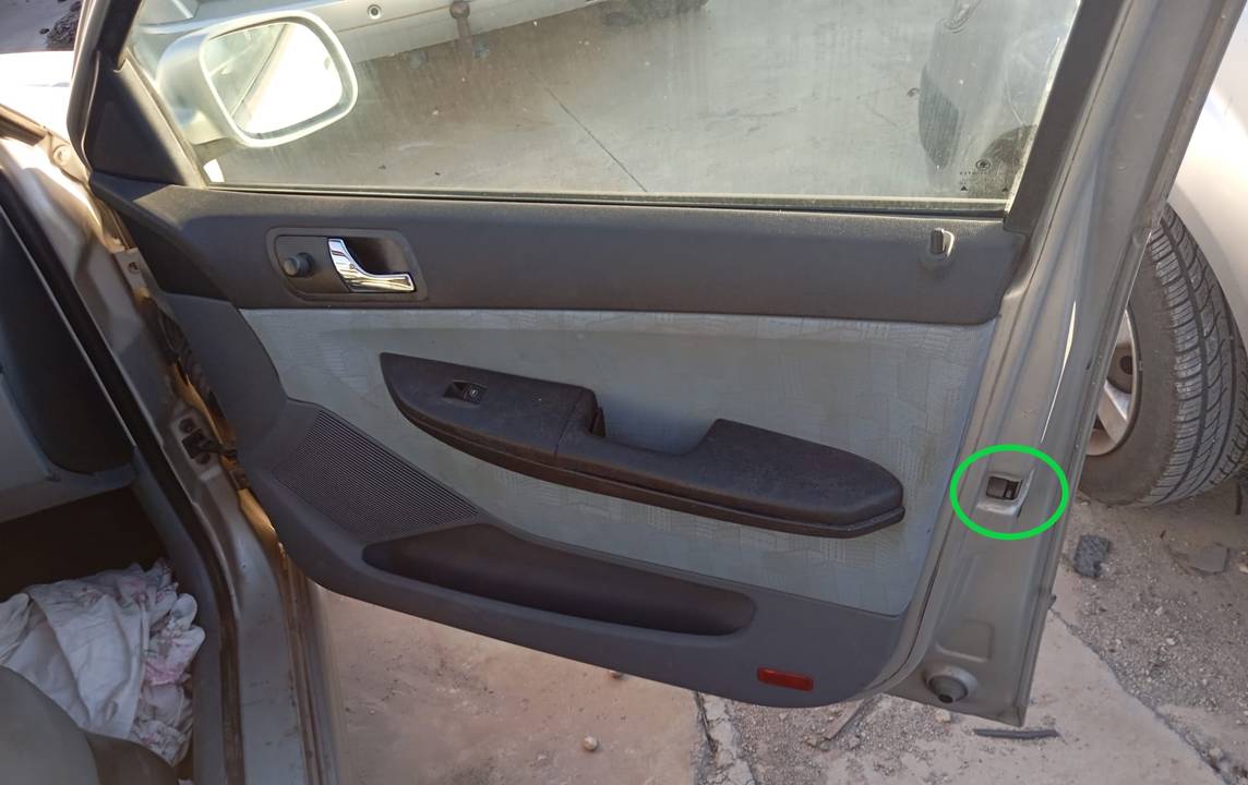 CERRADURA PUERTA DELANTERA DERECHA