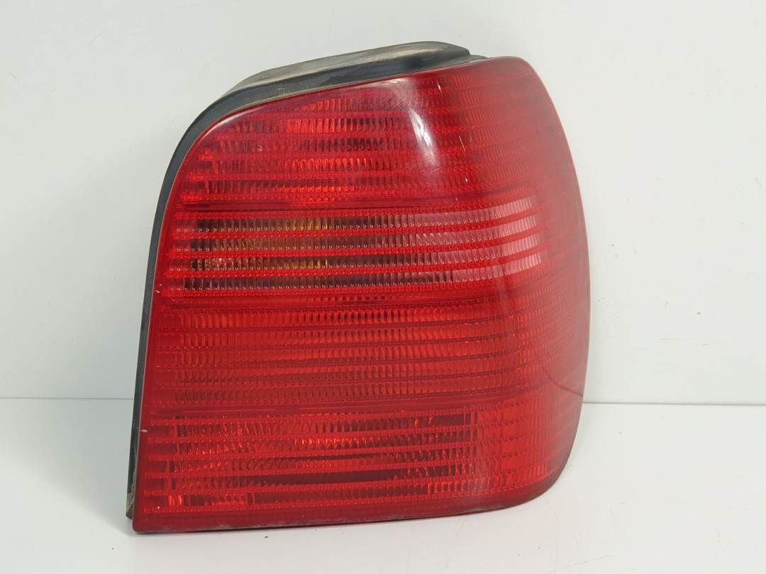 PILOTO TRASERO DERECHO - VOLKSWAGEN - POLO BERLINA (6N2)