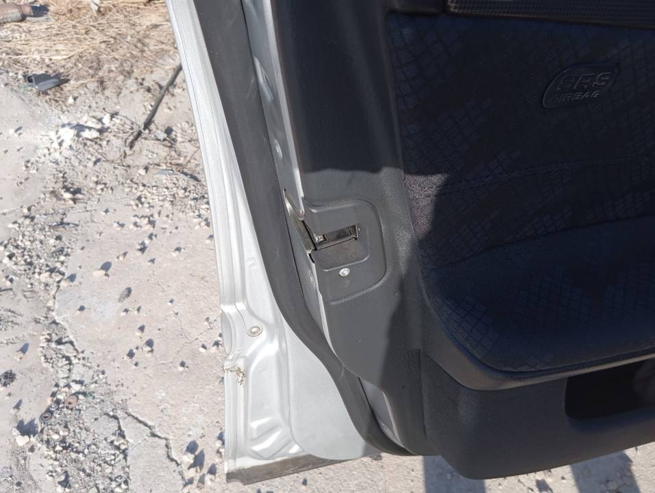 CERRADURA PUERTA DELANTERA IZQUIERDA