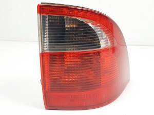 PILOTO TRASERO DERECHO 5142260 SAAB 9-5 FAMILIAR Autodesguaces Alicante