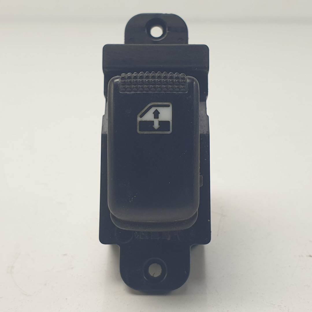 MANDO ELEVALUNAS TRASERO DERECHO - 935782D000 - KIA - CERATO