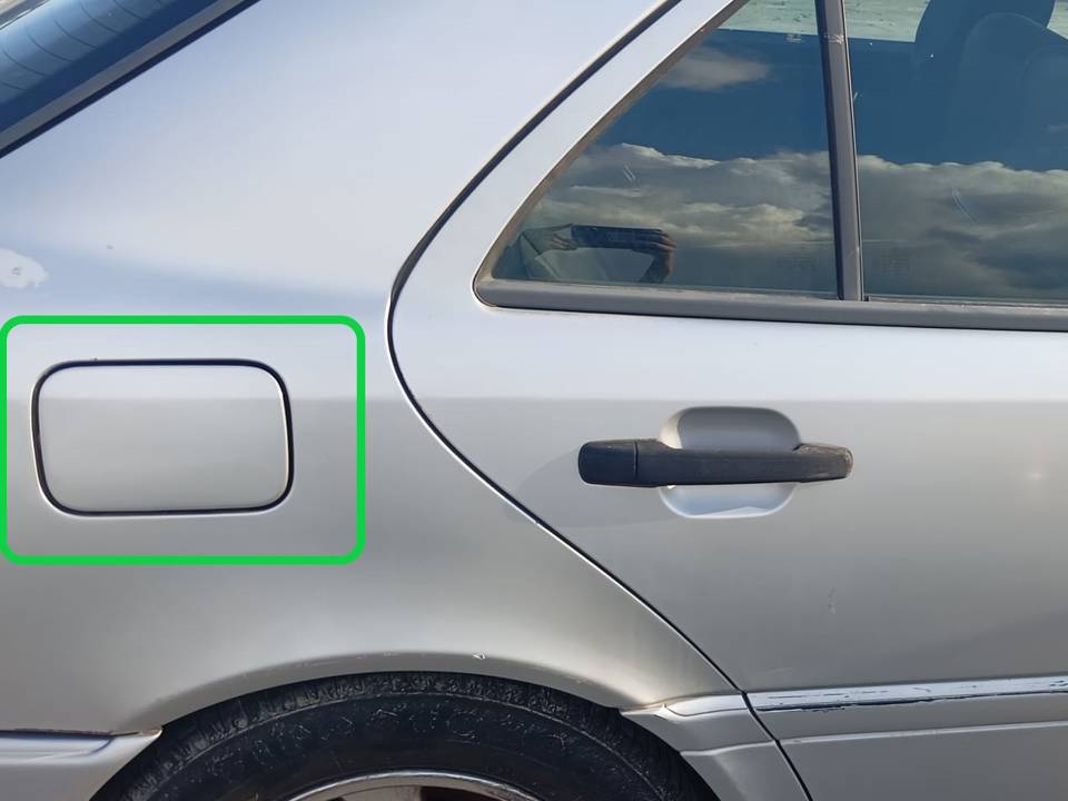 TAPA EXTERIOR COMBUSTIBLE