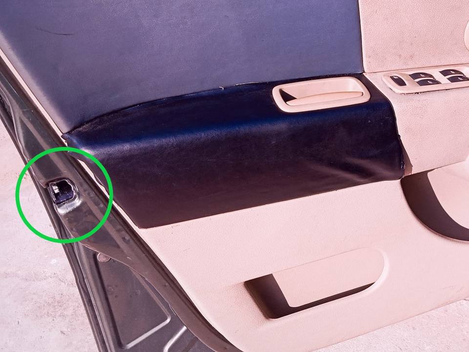 CERRADURA PUERTA DELANTERA IZQUIERDA