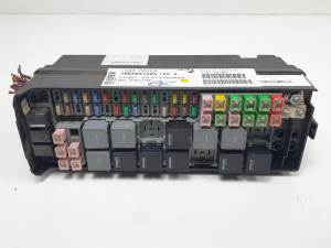 CAJA RELES / FUSIBLES YMB506750A LAND ROVER RANGE ROVER SPORT (L320) Autodesguaces Alicante