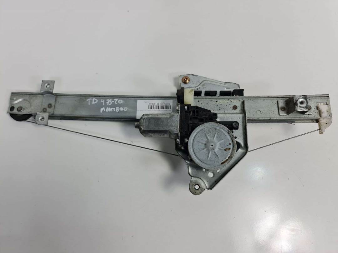 ELEVALUNAS TRASERO DERECHO - MITSUBISHI - MONTERO (V60/V70)