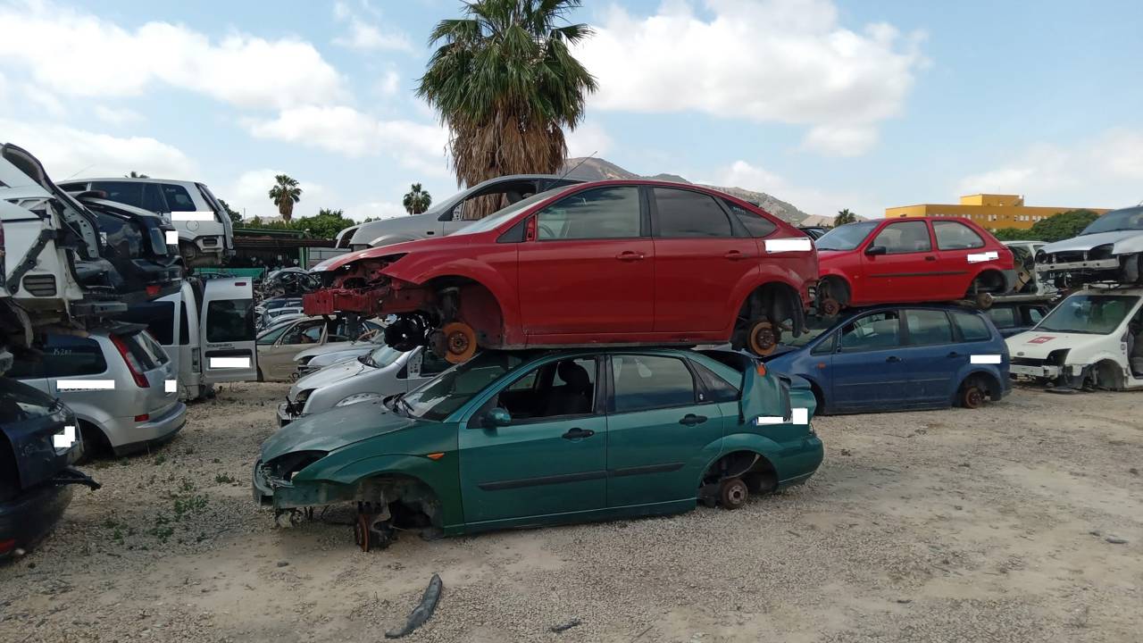 Imagen del vehículo FORD FOCUS BERLINA (CAK)