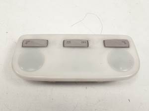 LUZ INTERIOR 264300008R RENAULT MEGANE III BERLINA 5P Autodesguaces Alicante
