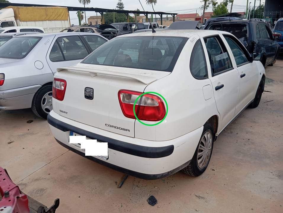 PILOTO TRASERO DERECHO