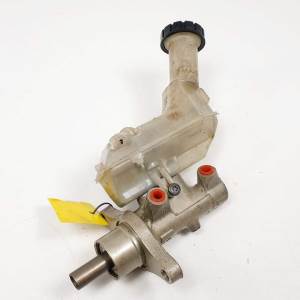 BOMBA FRENO 8200304084 RENAULT CLIO III Autodesguaces Alicante