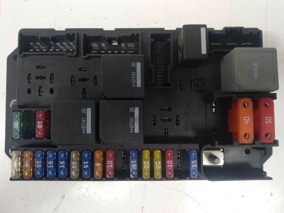CAJA RELES / FUSIBLES - 518880000 - LAND ROVER - RANGE ROVER (L322)