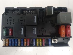 CAJA RELES / FUSIBLES 518880000 LAND ROVER RANGE ROVER (L322) Autodesguaces Alicante