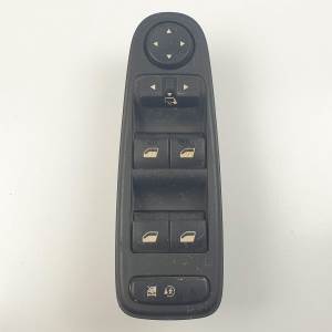 MANDO ELEVALUNAS DELANTERO IZQUIERDO 96639383ZD CITROEN C4 GRAND PICASSO Autodesguaces Alicante