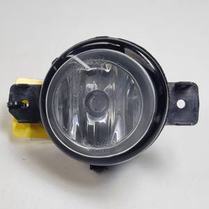 FARO ANTINIEBLA DERECHO 8200002470 RENAULT CLIO III Autodesguaces Alicante