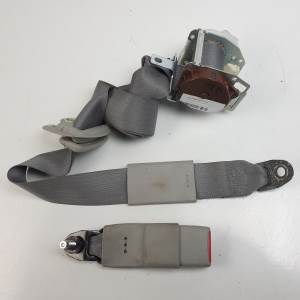 CINTURON SEGURIDAD TRASERO DERECHO TOYOTA VENZA (AV10) Autodesguaces Alicante