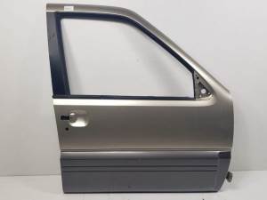 PUERTA DELANTERA DERECHA NISSAN TERRANO/TERRANO.II (R20) Autodesguaces Alicante