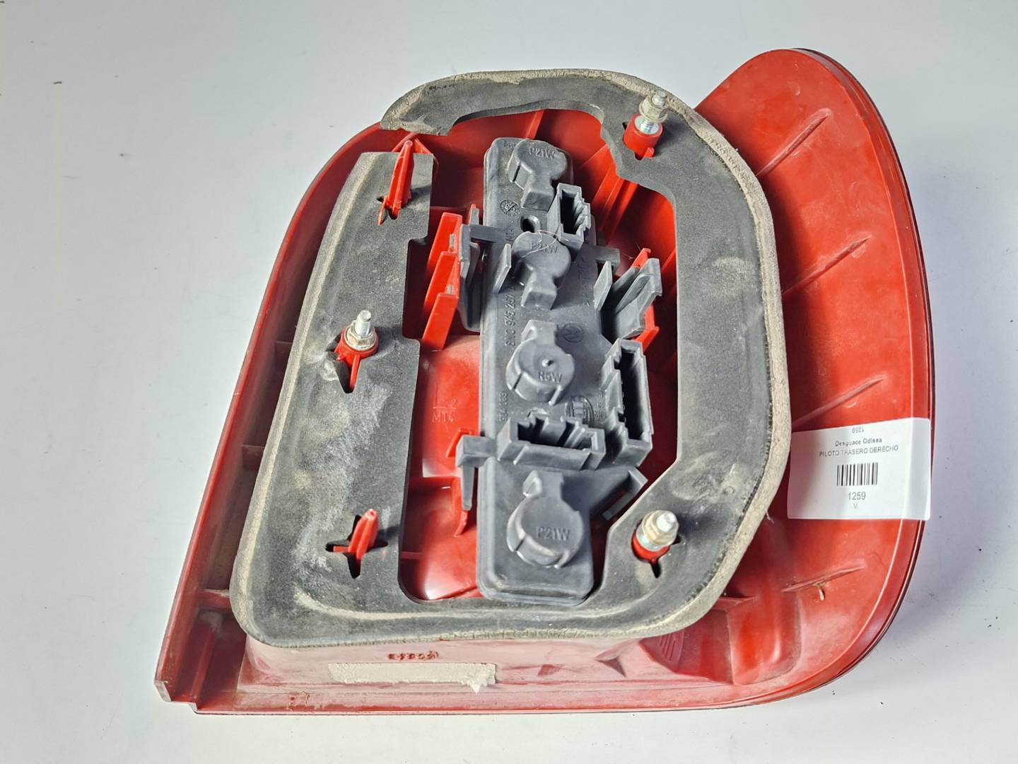 Foto 3 de Piloto Trasero Izquierdo Volkswagen Polo Berlina (6n1) (1994–1999)