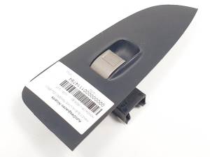 MANDO ELEVALUNAS TRASERO IZQUIERDO 83711SCAAG010M1 HONDA CR-V (RD8) Autodesguaces Alicante