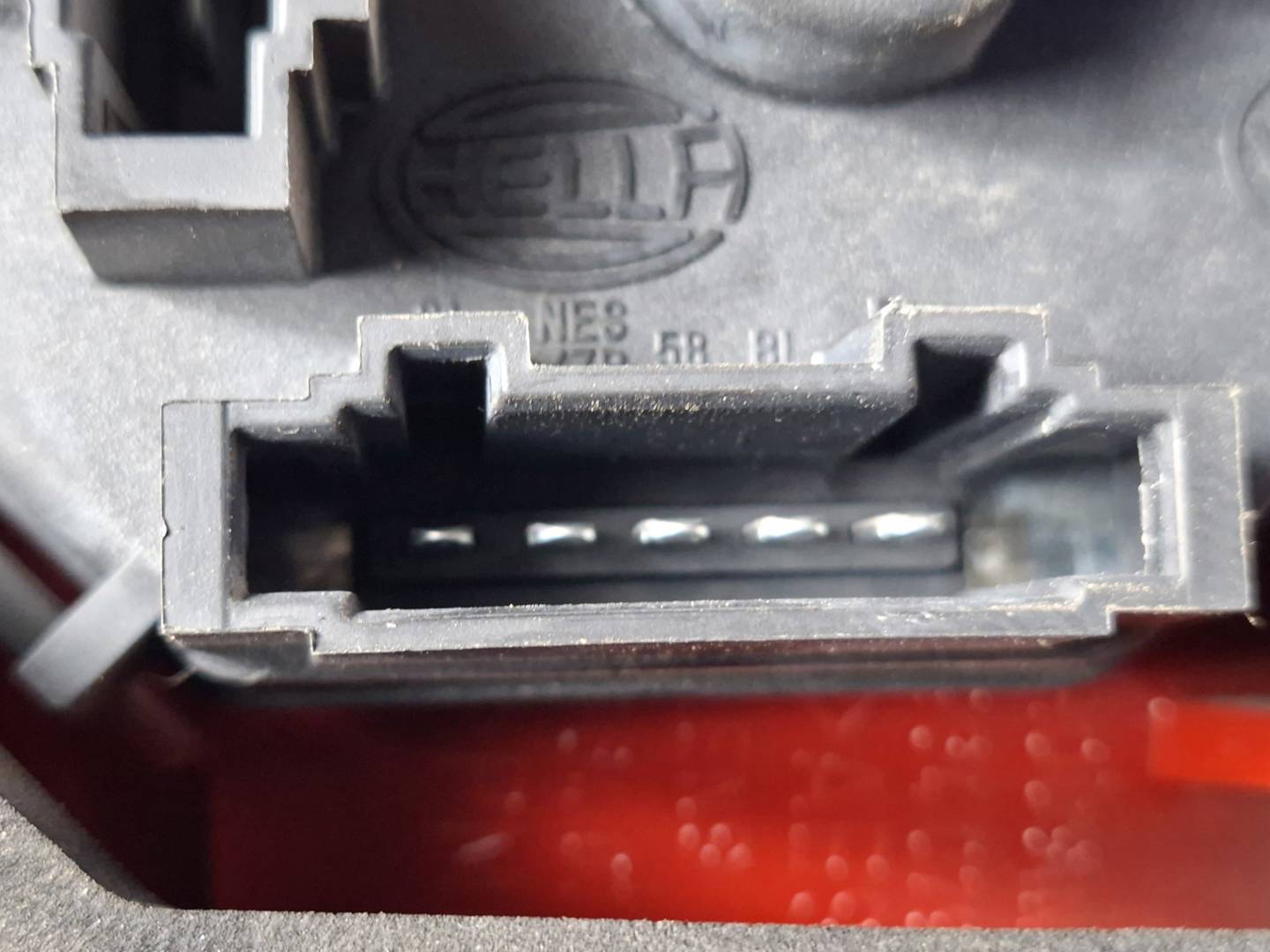 Foto 4 de Piloto Trasero Izquierdo Volkswagen Polo Berlina (6n1) (1994–1999)