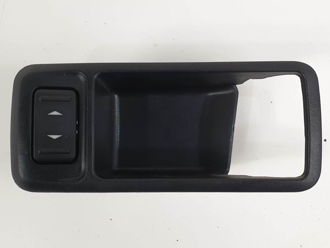 MANDO ELEVALUNAS TRASERO DERECHO - K808X - FORD - KUGA (CBV)