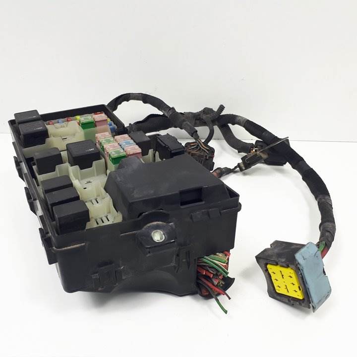 CAJA RELES / FUSIBLES - 30679795 - VOLVO - V50 FAMILIAR