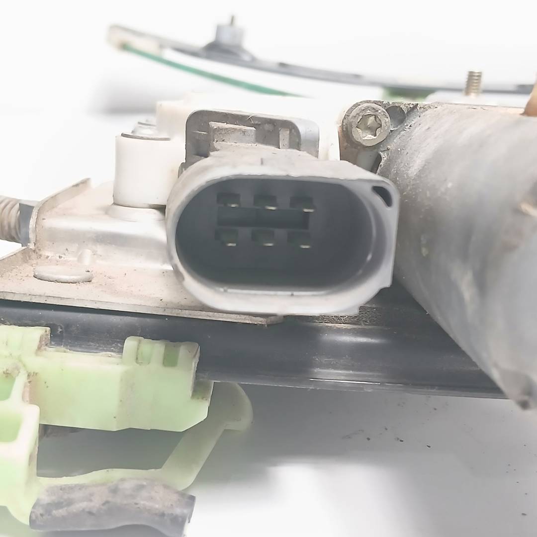 Foto 2 de Motor Elevalunas Delantero Izquierdo BMW Serie 3 Cabrio (e46) (2000–2007)