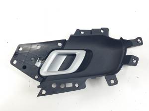 MANETA INTERIOR TRASERA IZQUIERDA 5J0837225A SKODA FABIA (5J2) Autodesguaces Alicante