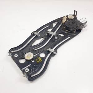 ELEVALUNAS TRASERO DERECHO 9680072380 PEUGEOT 207 CC Autodesguaces Alicante