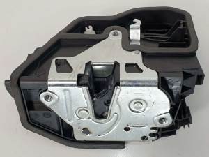 CERRADURA PUERTA DELANTERA IZQUIERDA 7202145 BMW SERIE 5 TOURING (F11) Autodesguaces Alicante