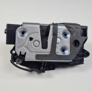 CERRADURA PUERTA DELANTERA DERECHA 8A6AA21812BC FORD FIESTA (CB1) Autodesguaces Alicante